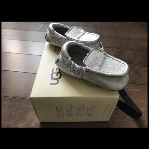 Ugg slippers/moccasins - Picture 3 of 4